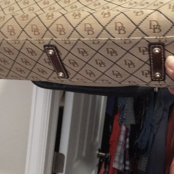 Dooney & Bourke - Picture 3 of 5
